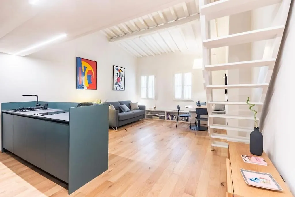 B-Suite Florence